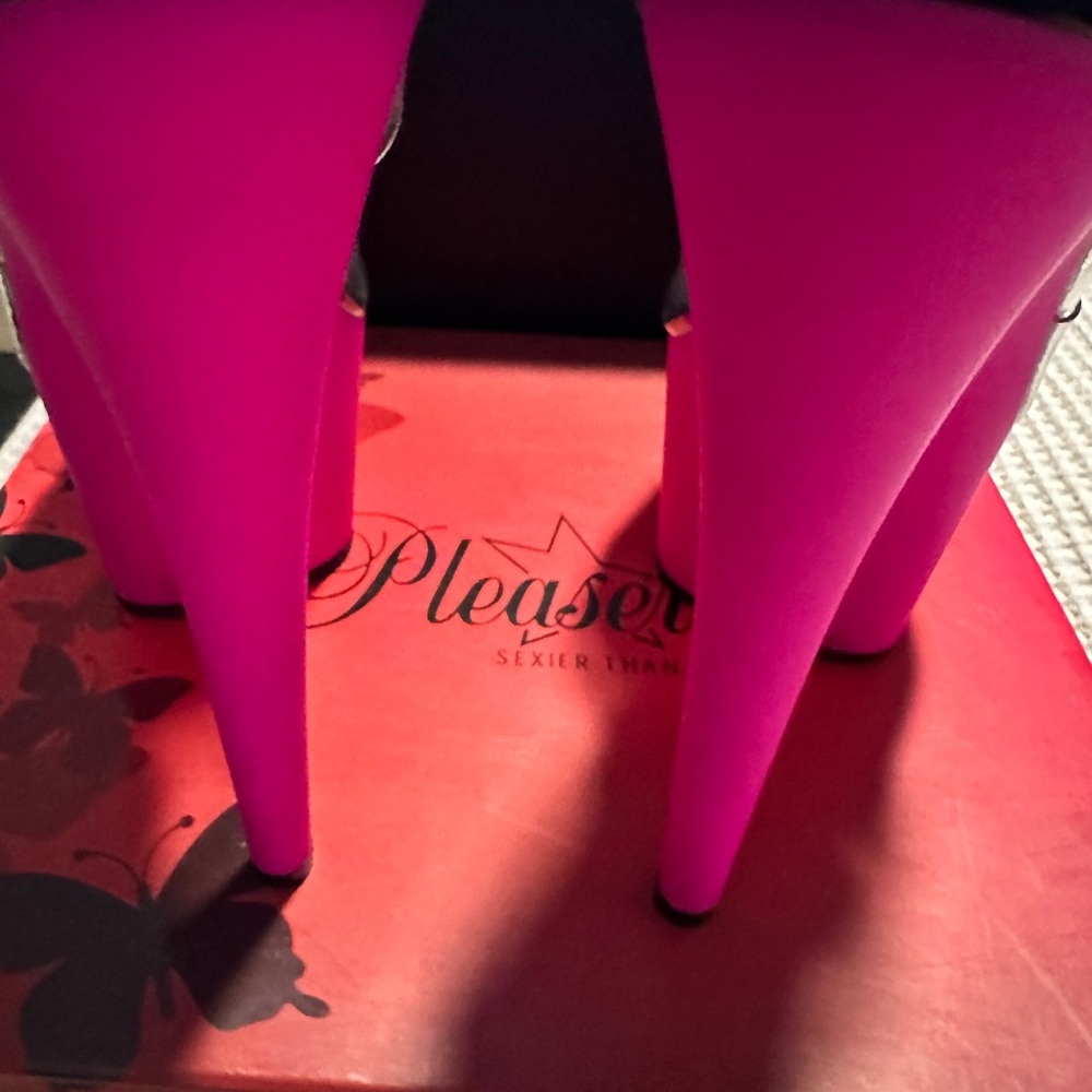 Hot Pink Platforms - Picture 4 of 10